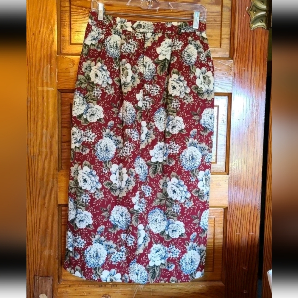 Vintage Ladonna Red Rose Back Slit Midi Skirt Size 10 Made In USA Cottagecore